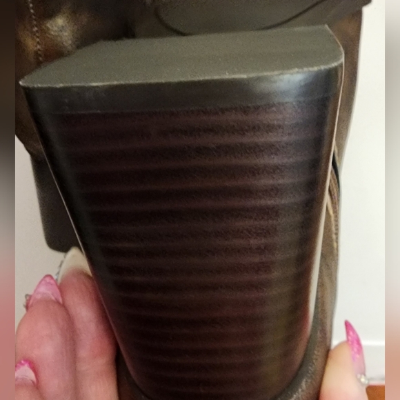 Wonderly Metallic Bronze Heeled Boots - Picture 5 of 6